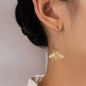 New Woman’s 18K Gold Plated Bohemian Minimalist Bumble Bee Hoop Earrings